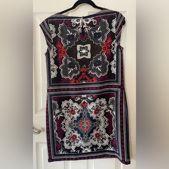 Banana Republic Black and Red Vibrant Sleevless Floral Dress Size 8 - Picture 3 of 4